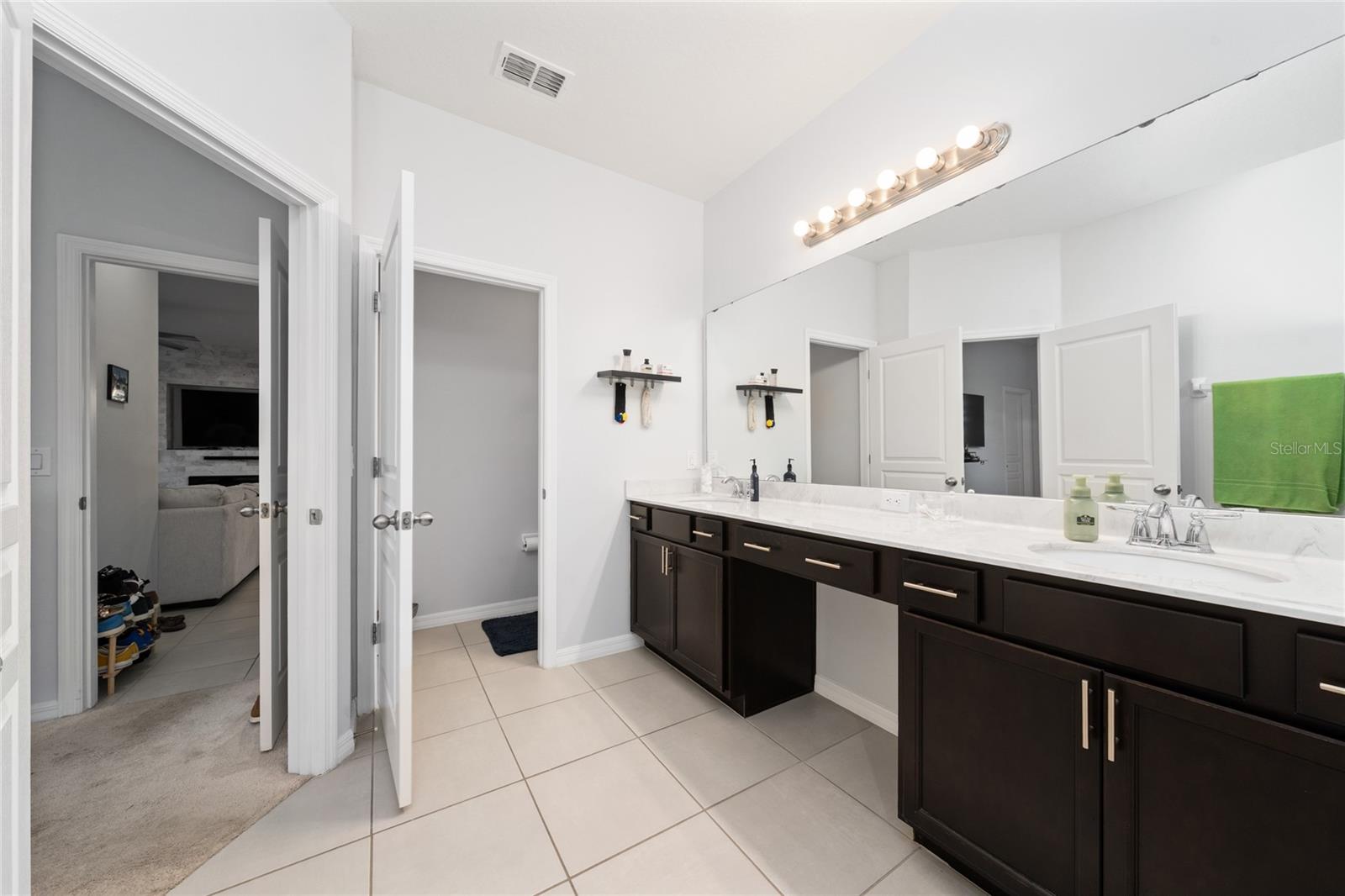 Image 21 of 41 For 5396 Carrara Court