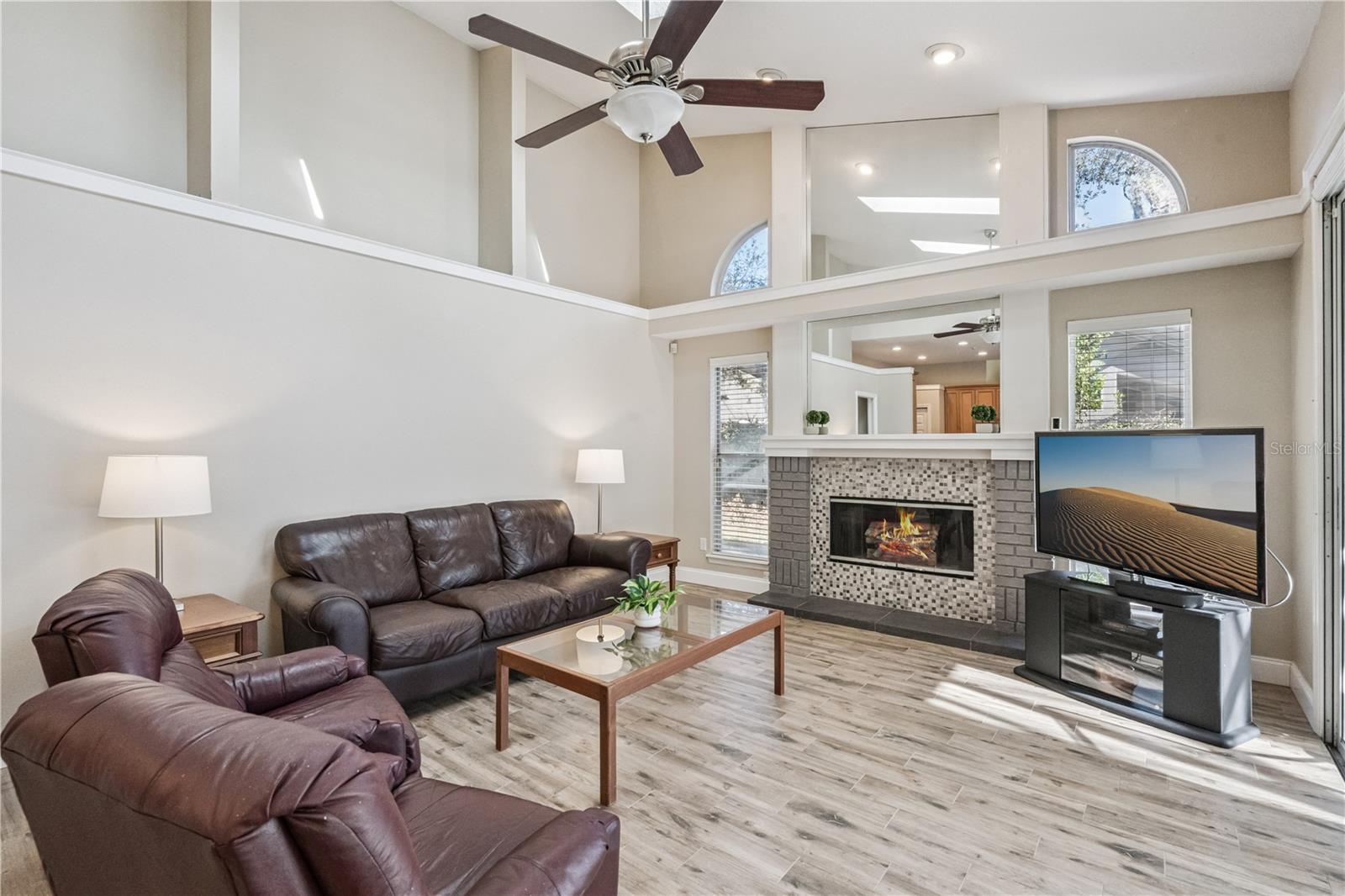 Image 14 of 61 For 1566 Carrington Avenue