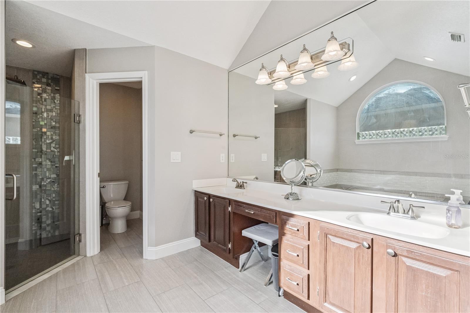 Image 21 of 61 For 1566 Carrington Avenue