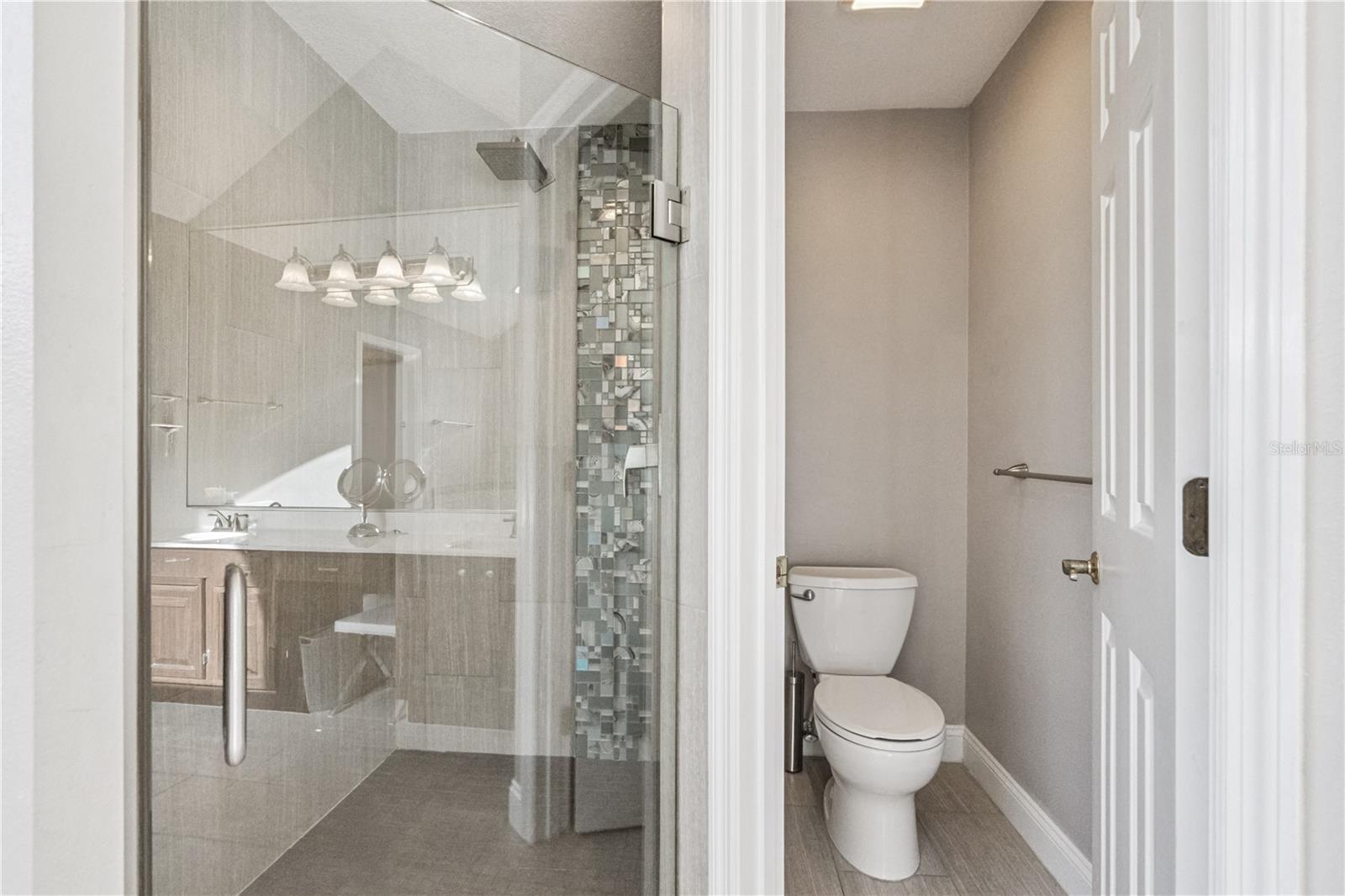 Image 23 of 61 For 1566 Carrington Avenue