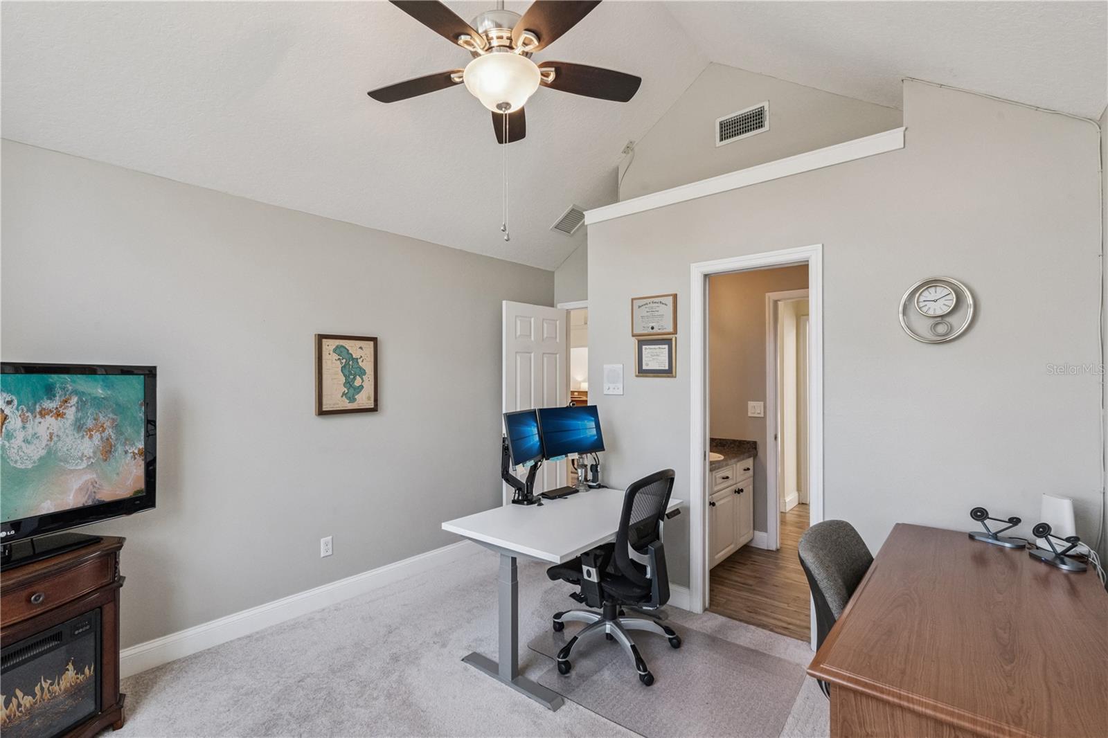 Image 24 of 61 For 1566 Carrington Avenue