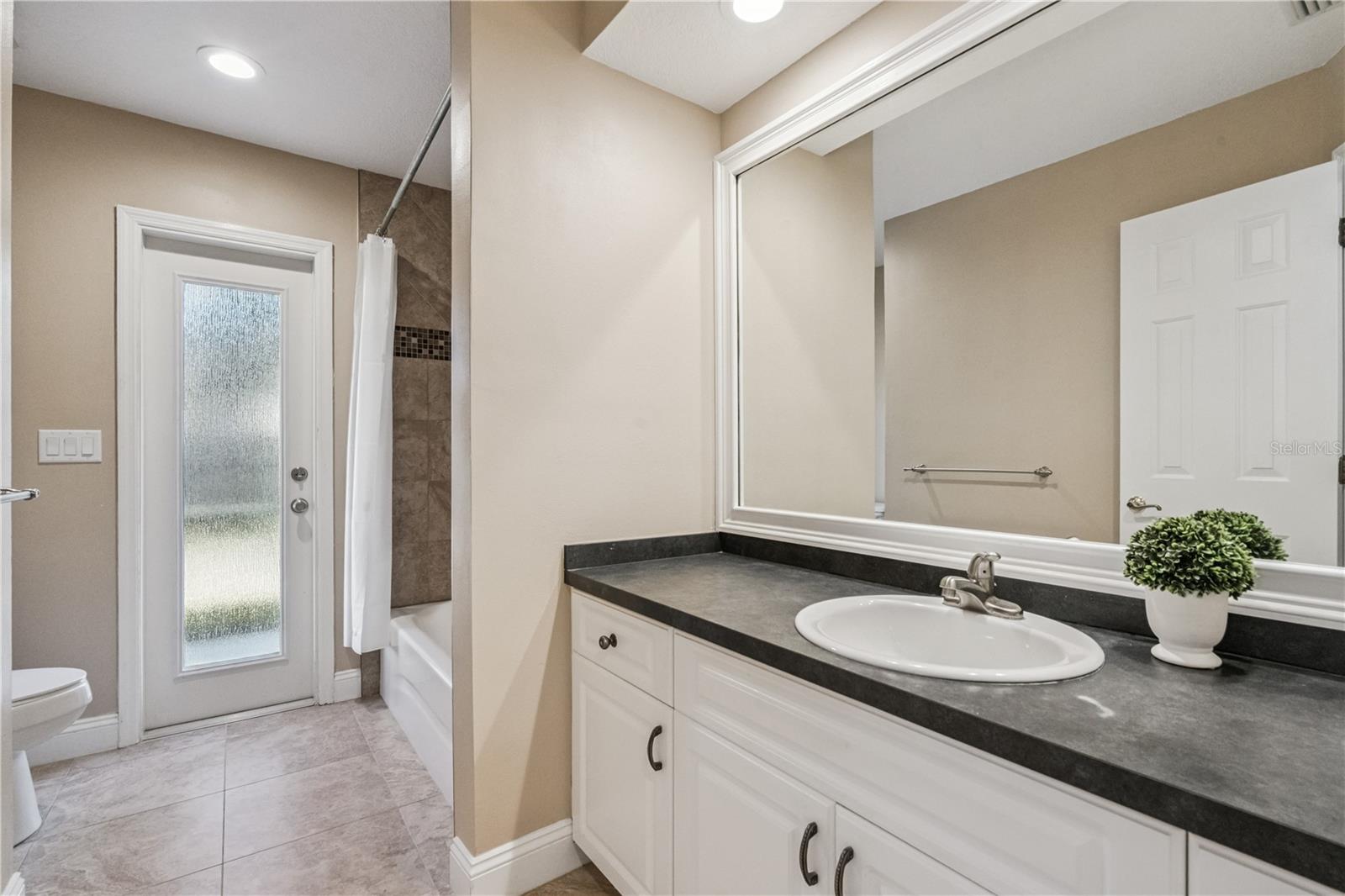 Image 32 of 61 For 1566 Carrington Avenue