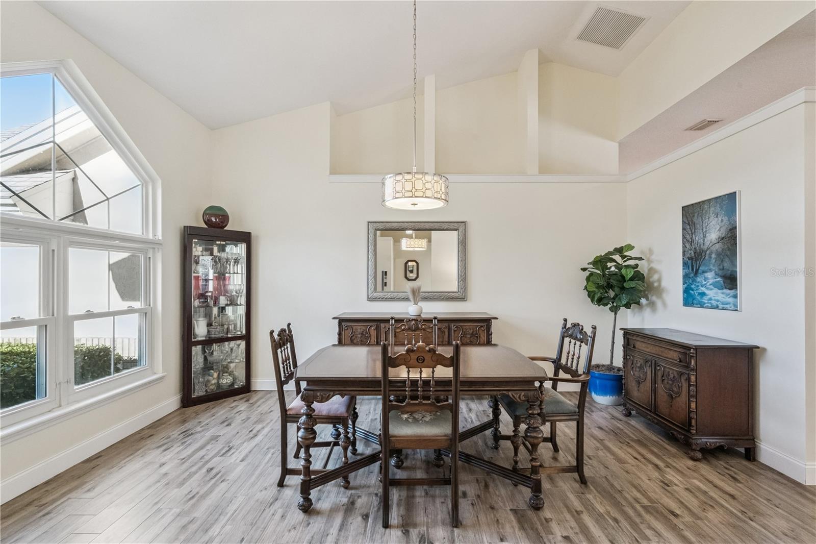 Image 6 of 61 For 1566 Carrington Avenue