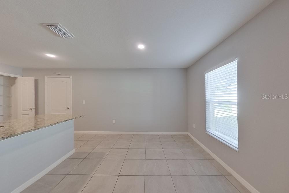 Image 4 of 26 For 8460 Indian Laurel Lane