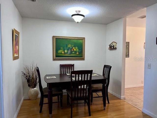 Image 13 of 29 For 370 Windmeadows Street 370