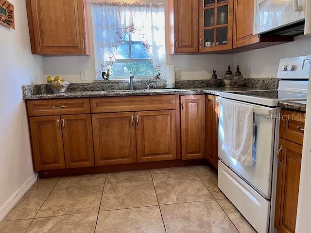 Image 14 of 29 For 370 Windmeadows Street 370