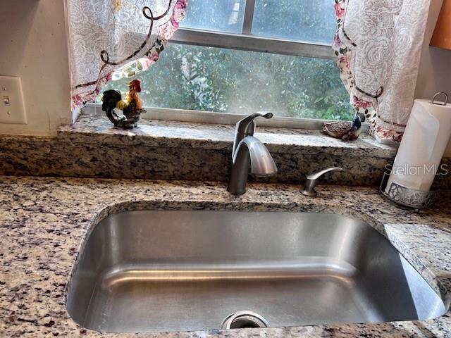 Image 16 of 29 For 370 Windmeadows Street 370