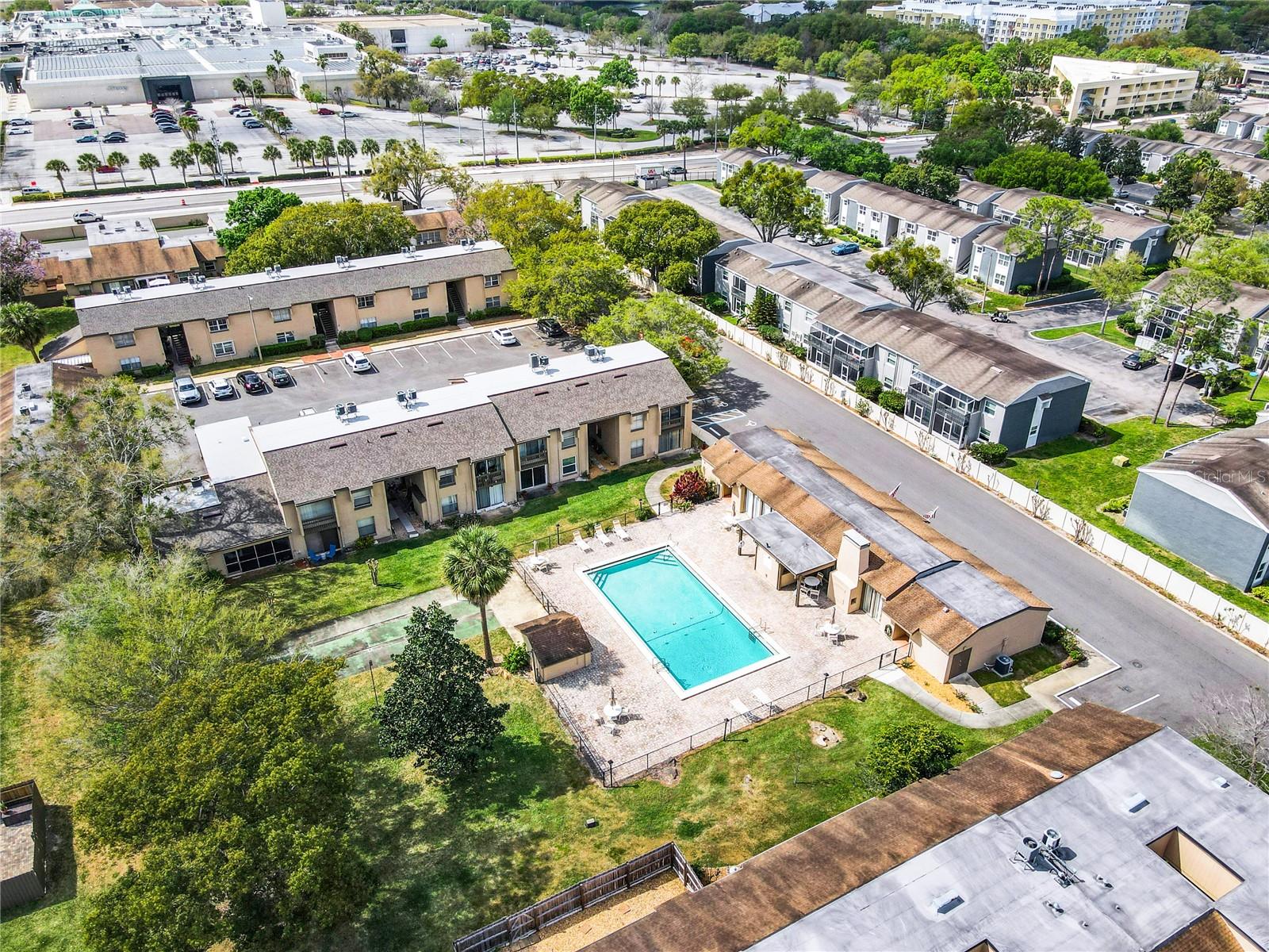 Image 27 of 29 For 370 Windmeadows Street 370