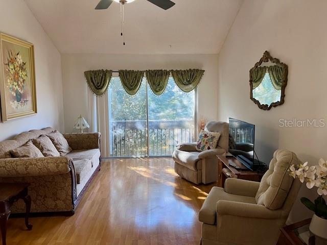 Image 4 of 29 For 370 Windmeadows Street 370