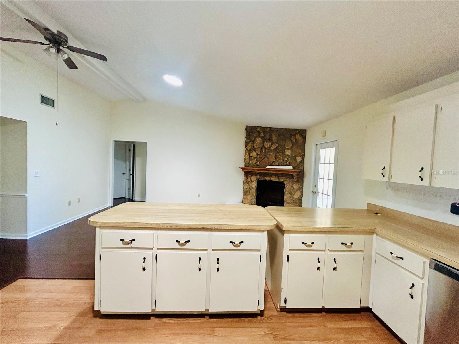 Image 6 of 52 For 3943 Lehman Court