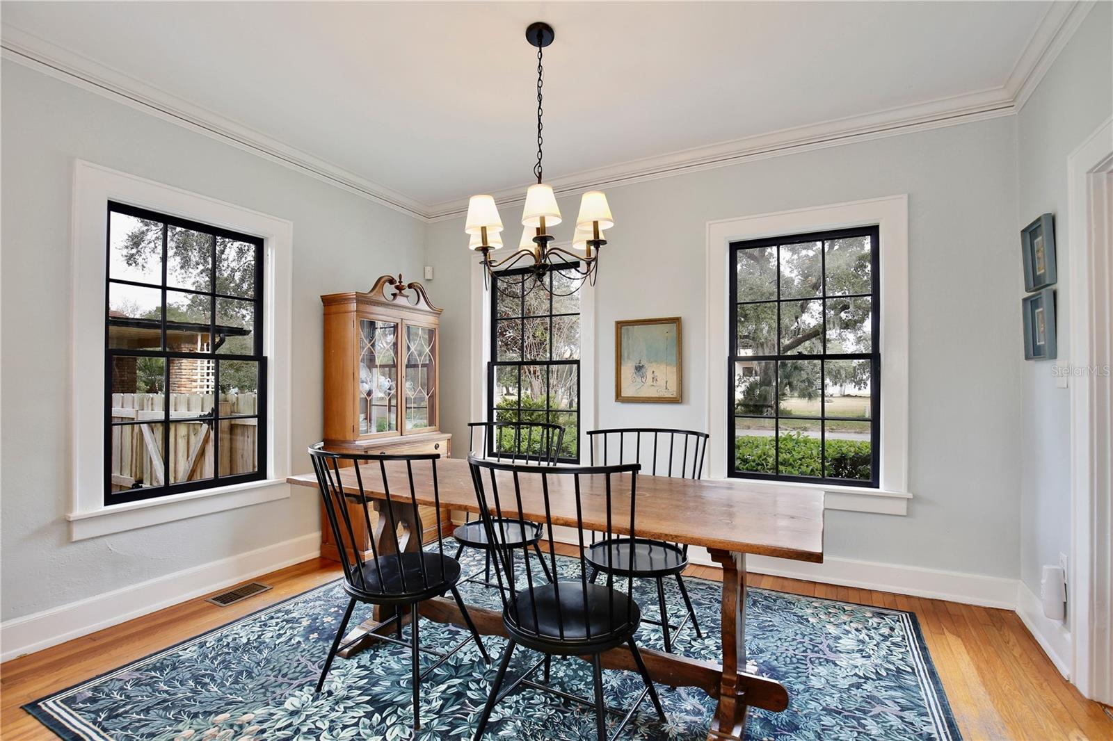 Image 6 of 60 For 918 Palmetto Avenue