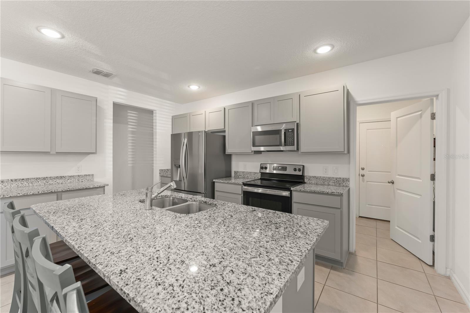 Image 10 of 33 For 727 Costa Lane