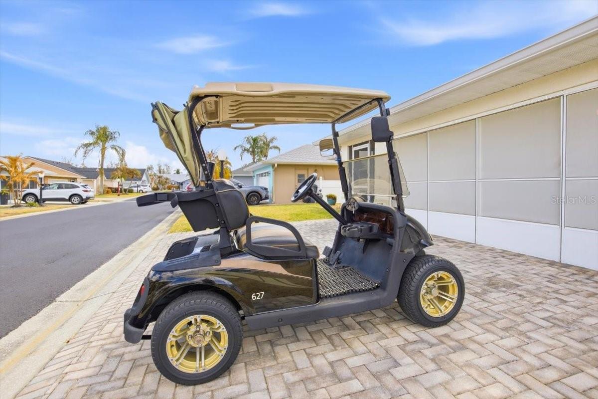 Image 23 of 44 For 627 Watercrest Drive