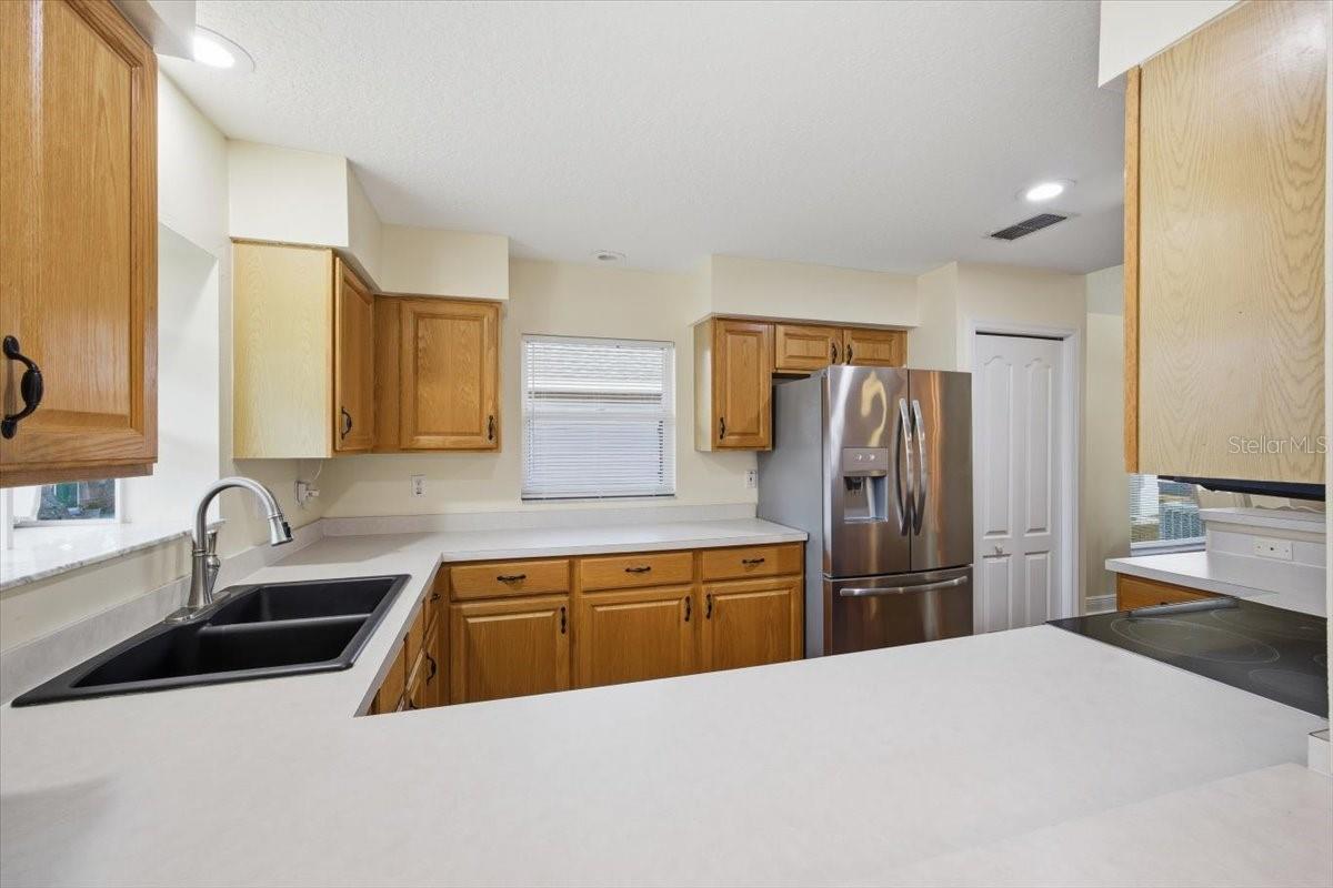 Image 7 of 44 For 627 Watercrest Drive