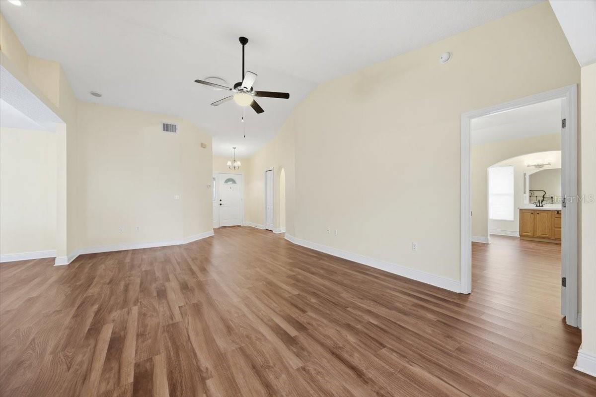 Image 9 of 44 For 627 Watercrest Drive