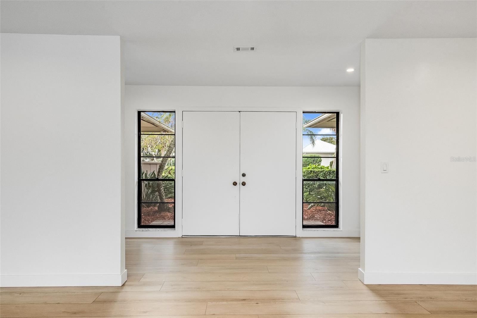 Image 16 of 47 For 5 Cache Cay Drive