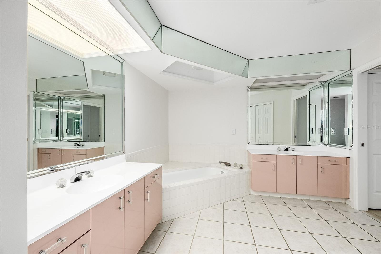 Image 23 of 47 For 5 Cache Cay Drive