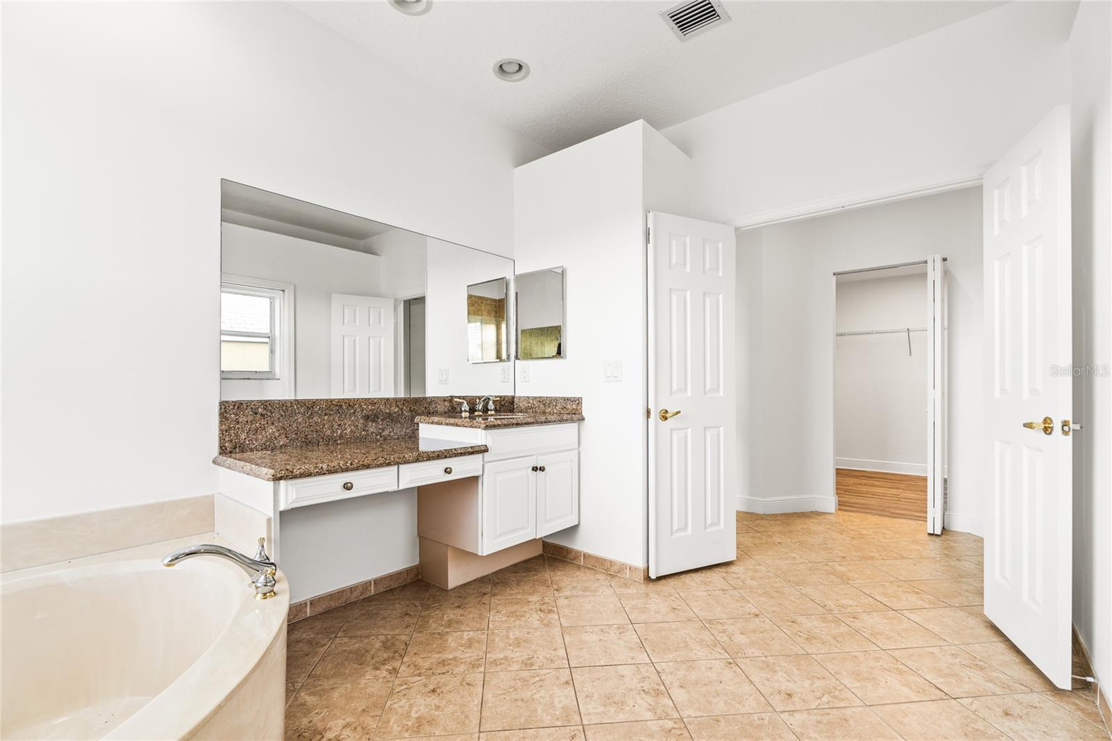 Image 18 of 70 For 2258 Balsan Way