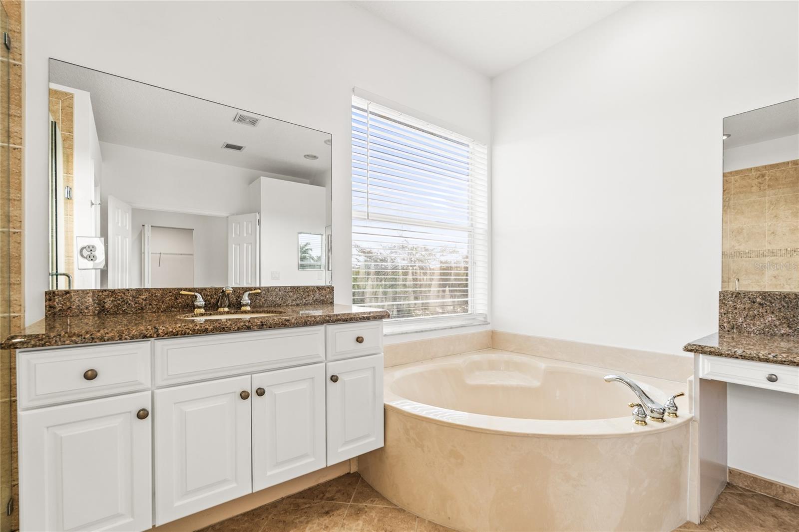 Image 19 of 70 For 2258 Balsan Way