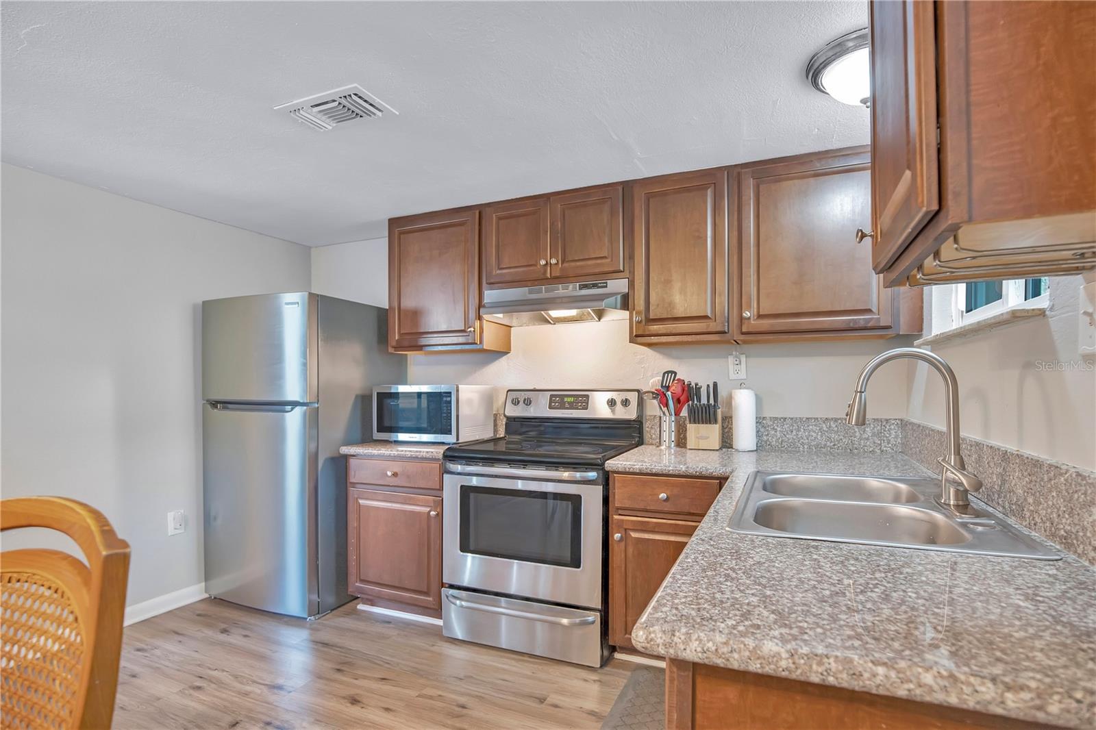 Image 10 of 32 For 5450 Rose Avenue