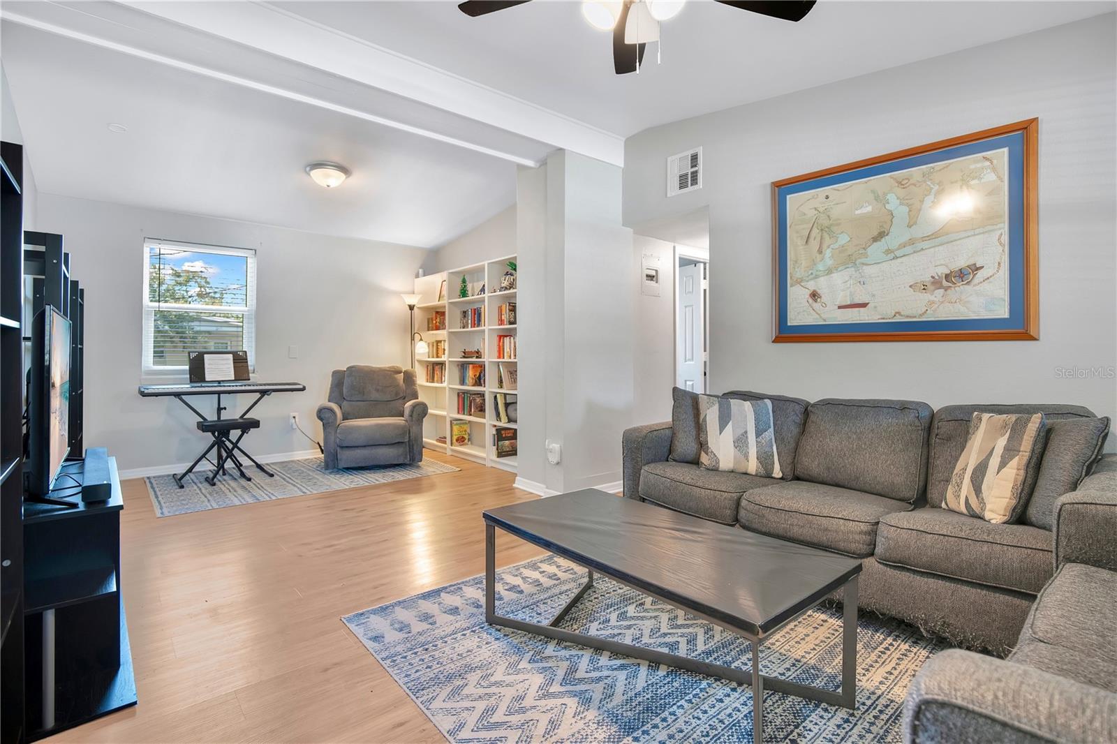 Image 2 of 32 For 5450 Rose Avenue