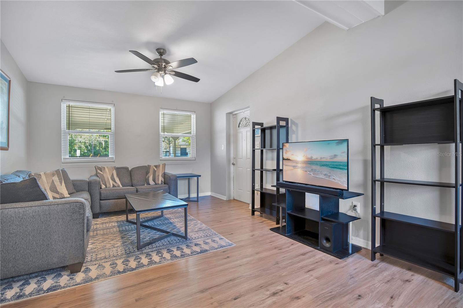 Image 6 of 32 For 5450 Rose Avenue