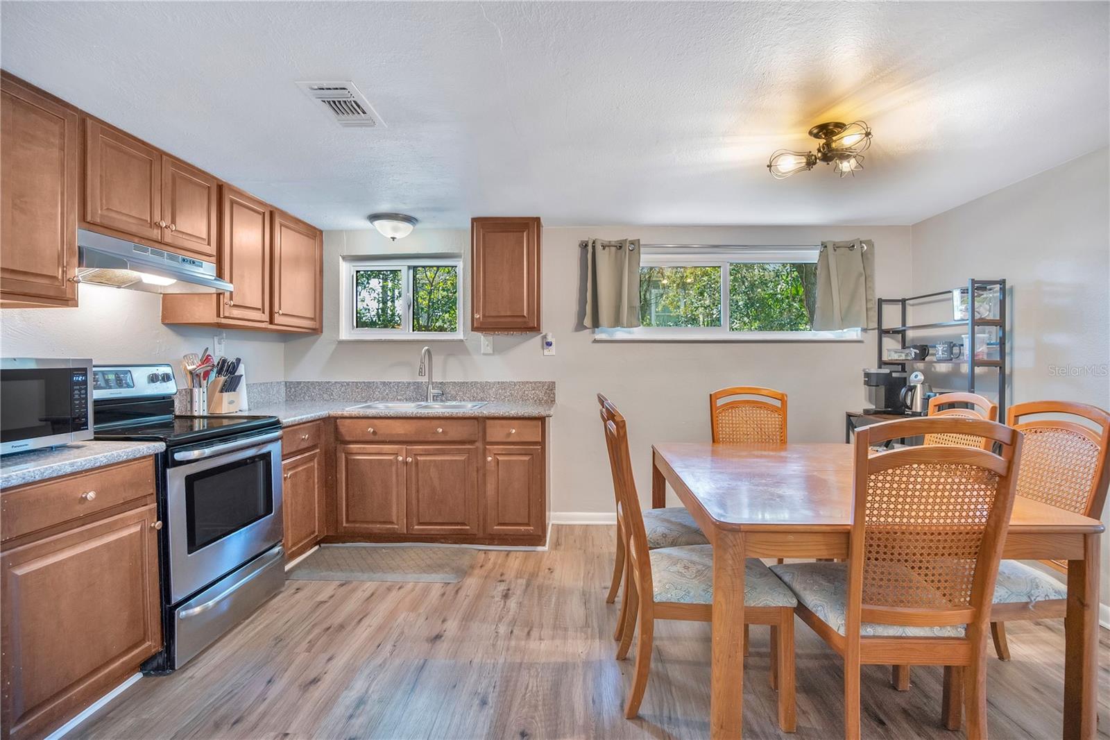 Image 8 of 32 For 5450 Rose Avenue