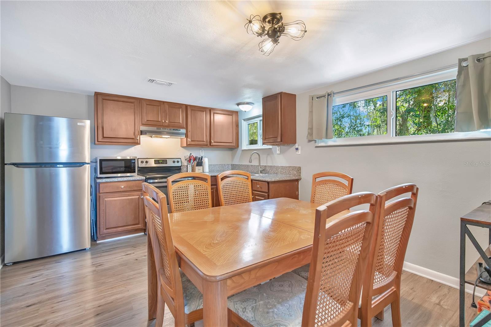 Image 9 of 32 For 5450 Rose Avenue