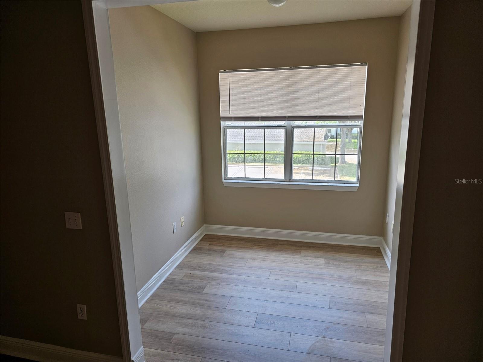 Image 7 of 49 For 1301 Eastern Pecan Place 203