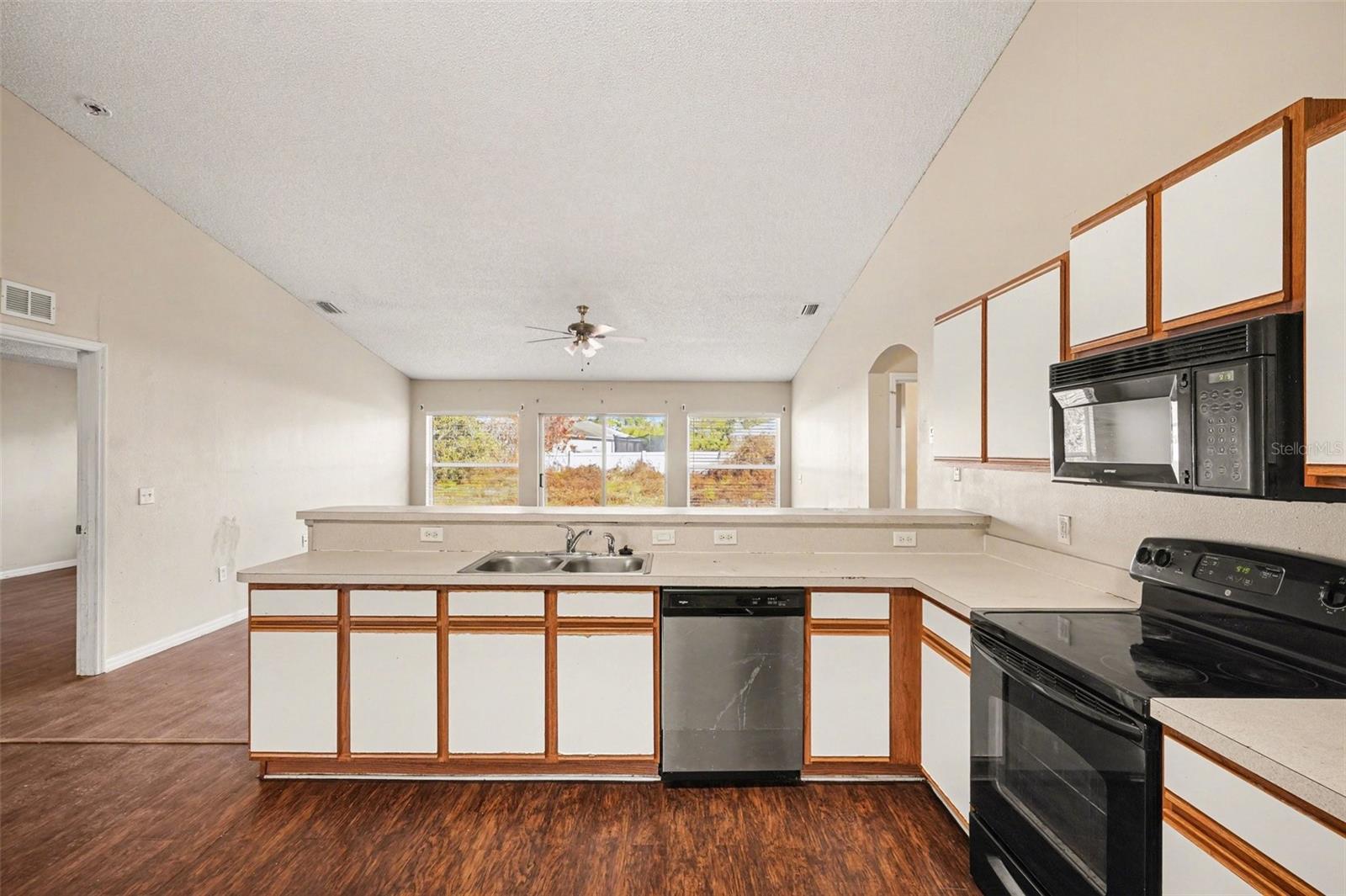 Image 11 of 25 For 489 Freeman Road Nw