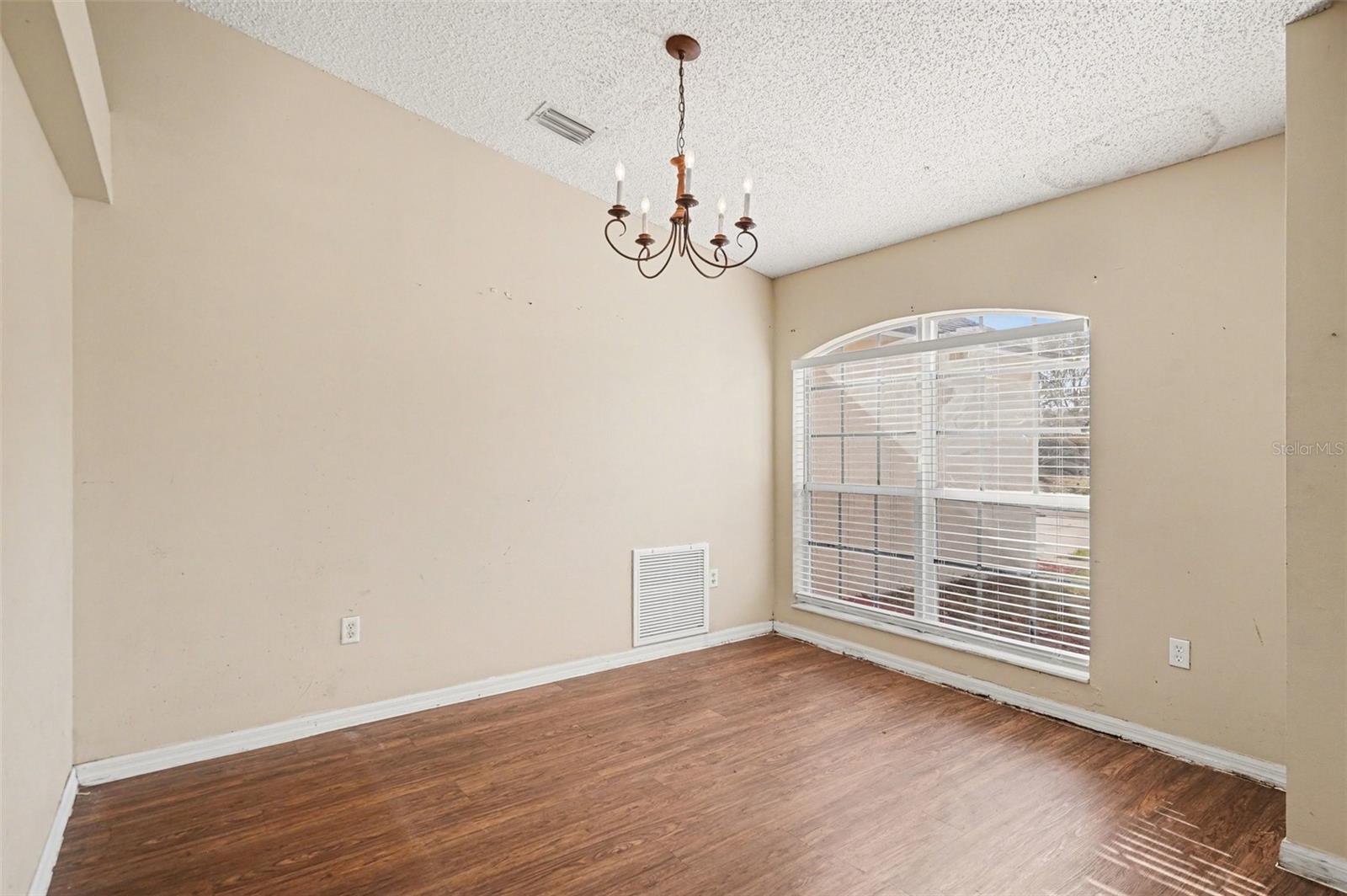 Image 7 of 25 For 489 Freeman Road Nw