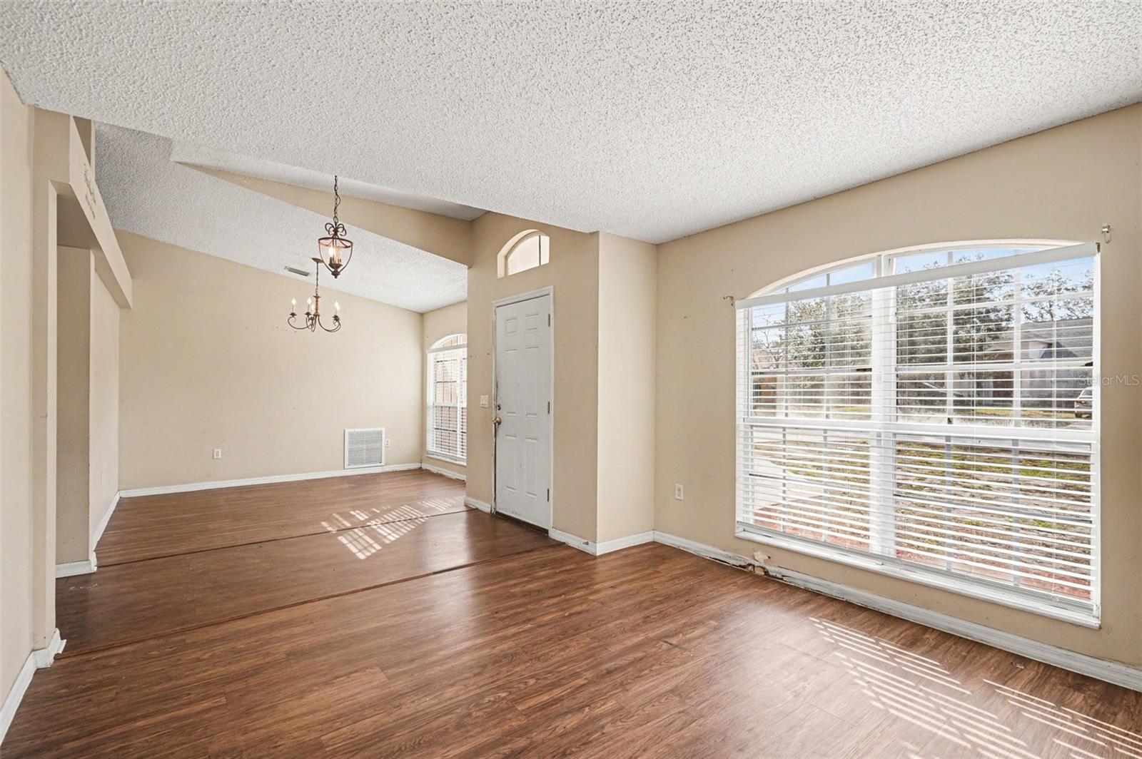 Image 8 of 25 For 489 Freeman Road Nw