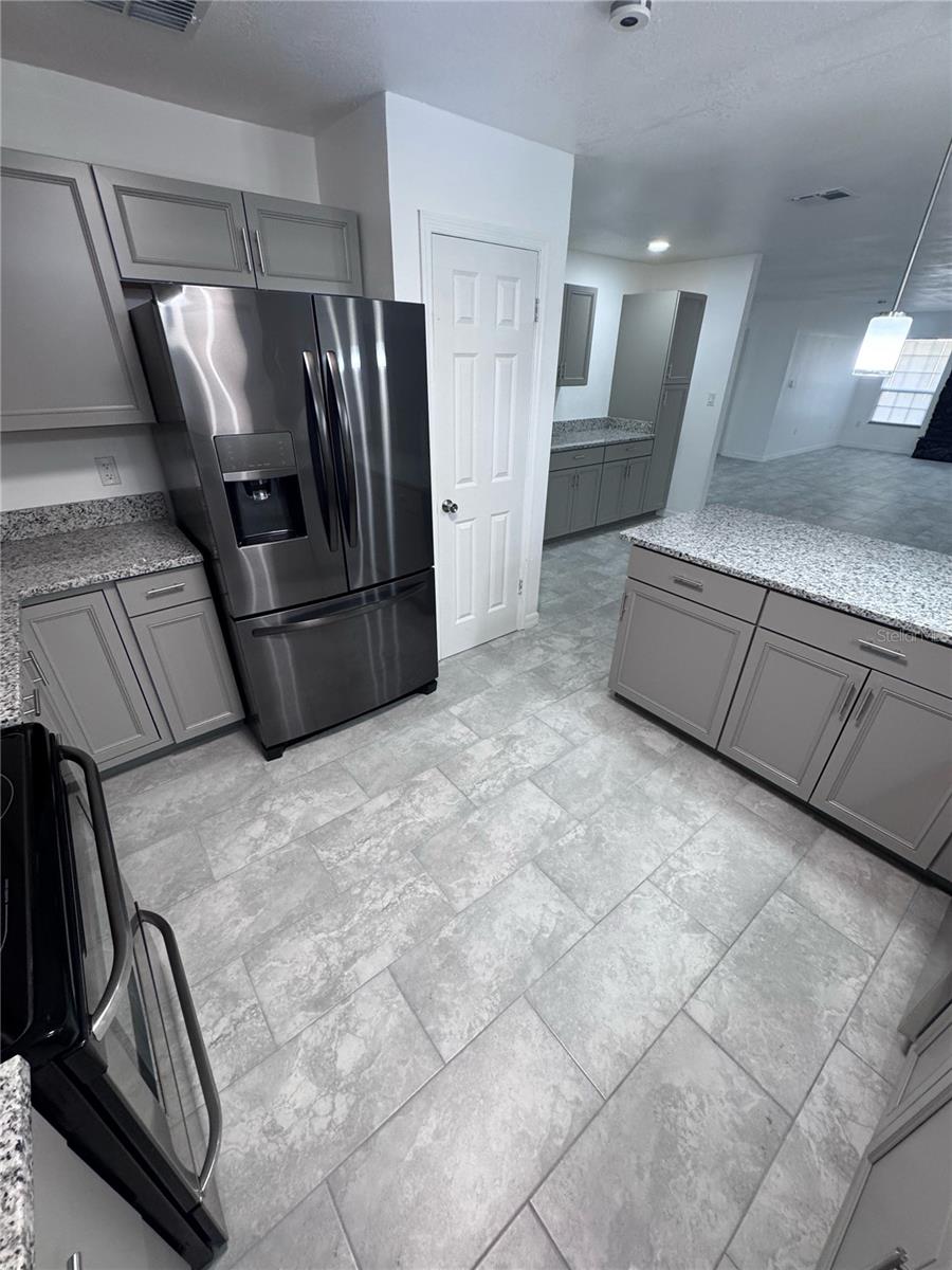 Image 17 of 68 For 9910 Canterbury Drive