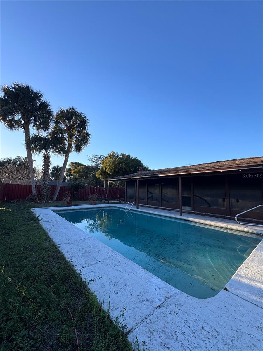 Image 18 of 68 For 9910 Canterbury Drive