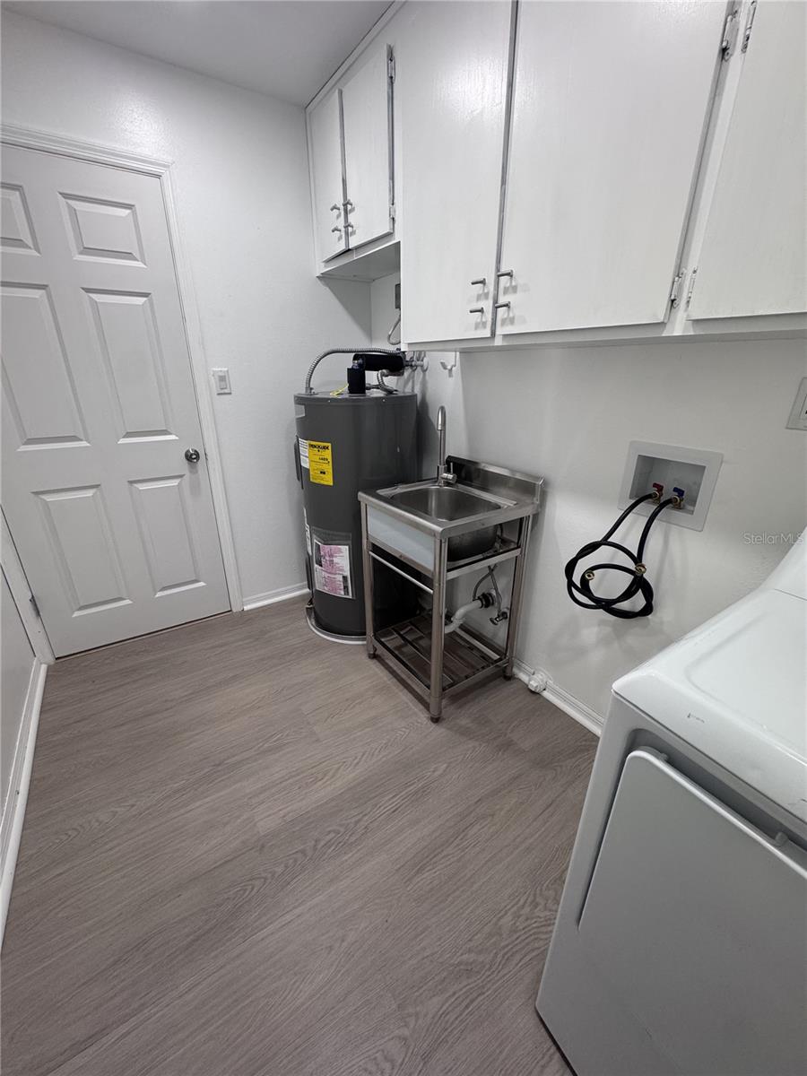 Image 23 of 68 For 9910 Canterbury Drive