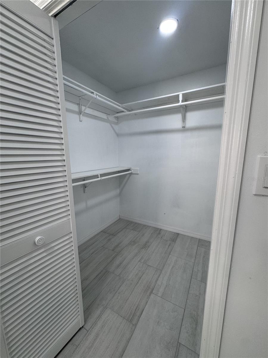 Image 27 of 68 For 9910 Canterbury Drive