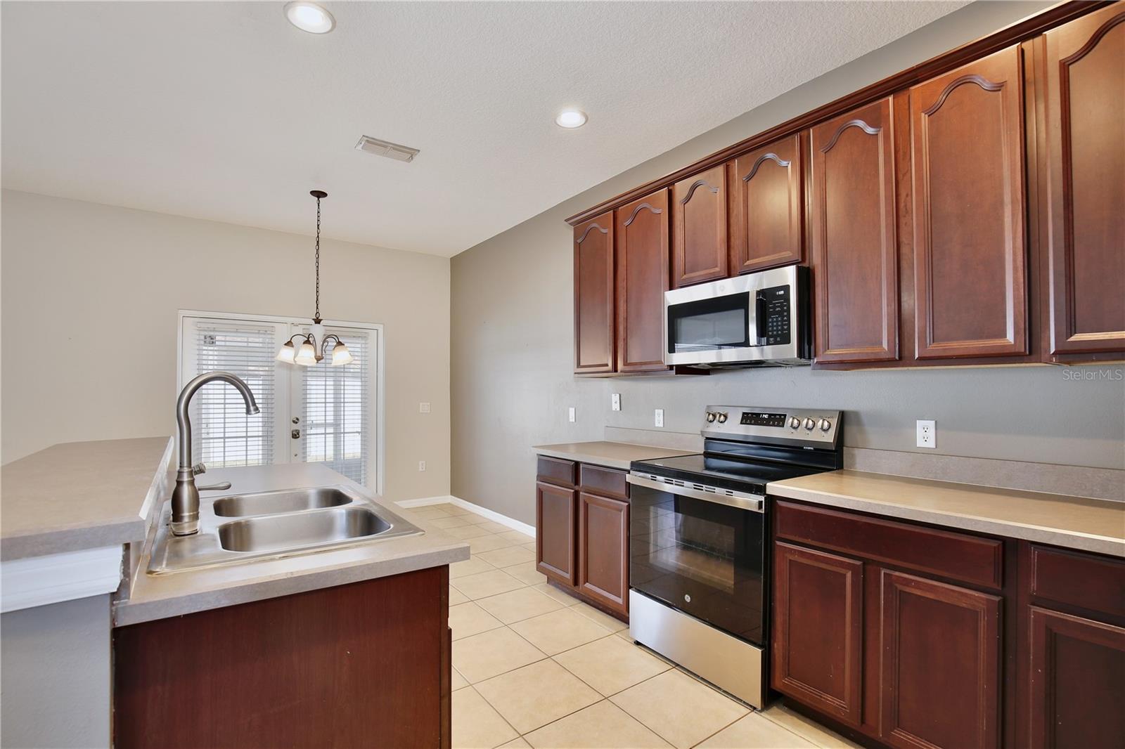 Image 10 of 37 For 3860 Siskin Drive