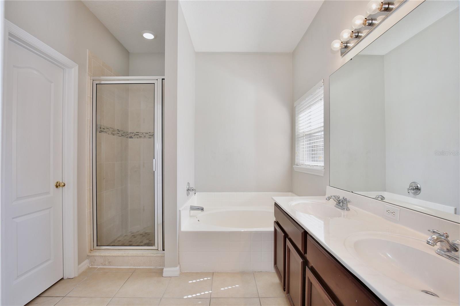 Image 13 of 37 For 3860 Siskin Drive