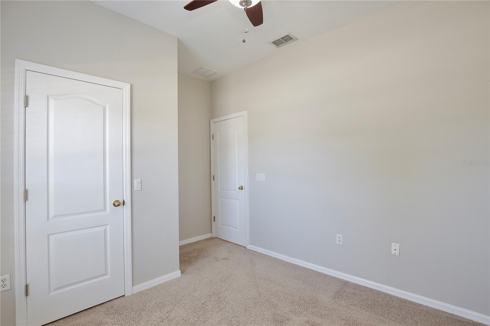 Image 16 of 37 For 3860 Siskin Drive