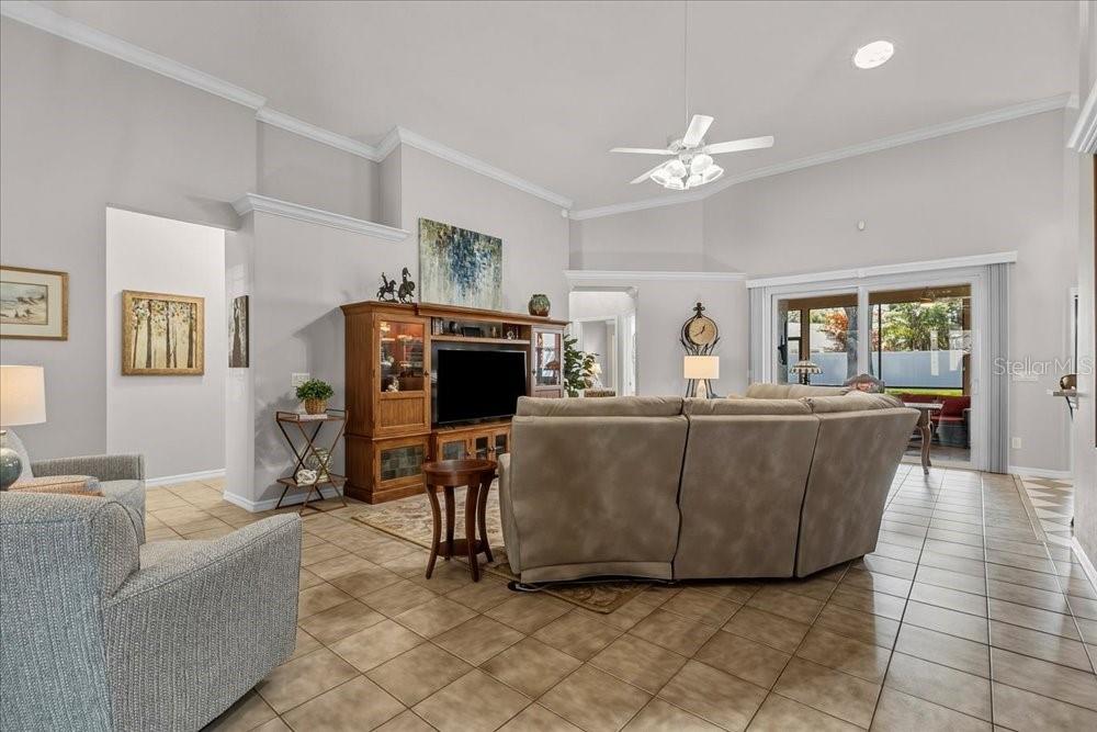 Image 11 of 70 For 857 Kingsbridge Drive