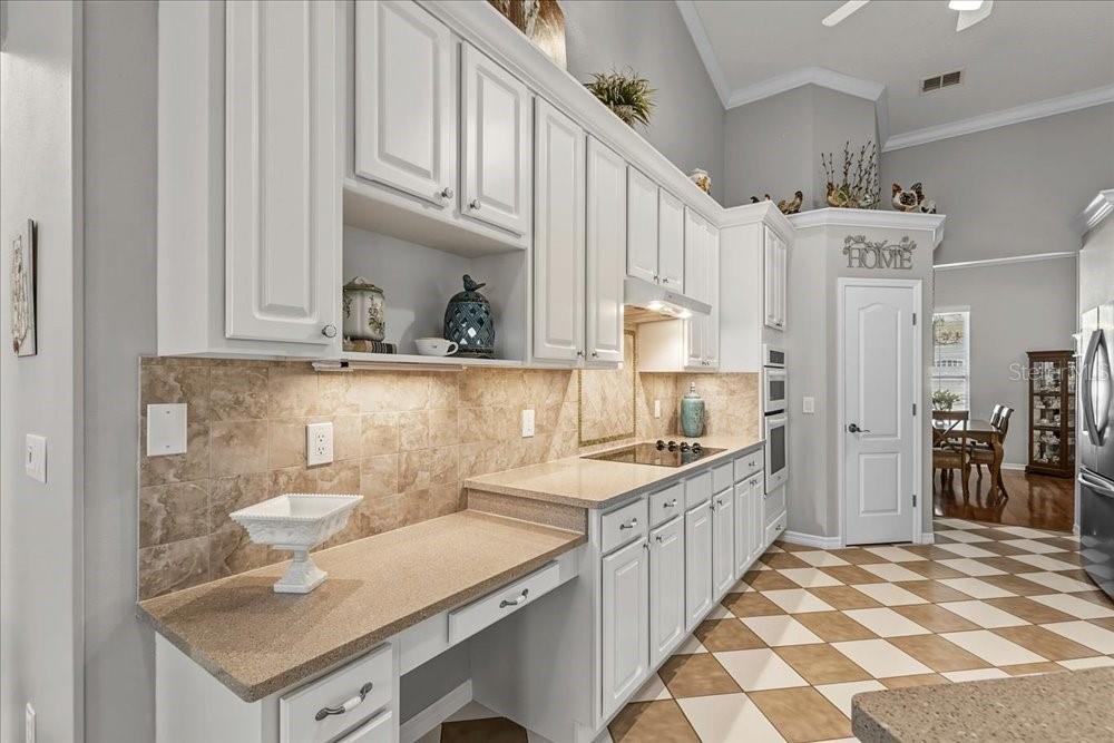 Image 17 of 70 For 857 Kingsbridge Drive