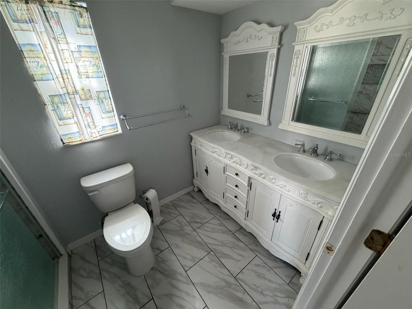 Listing photo id 12 for 6408 Pine Meadows Drive