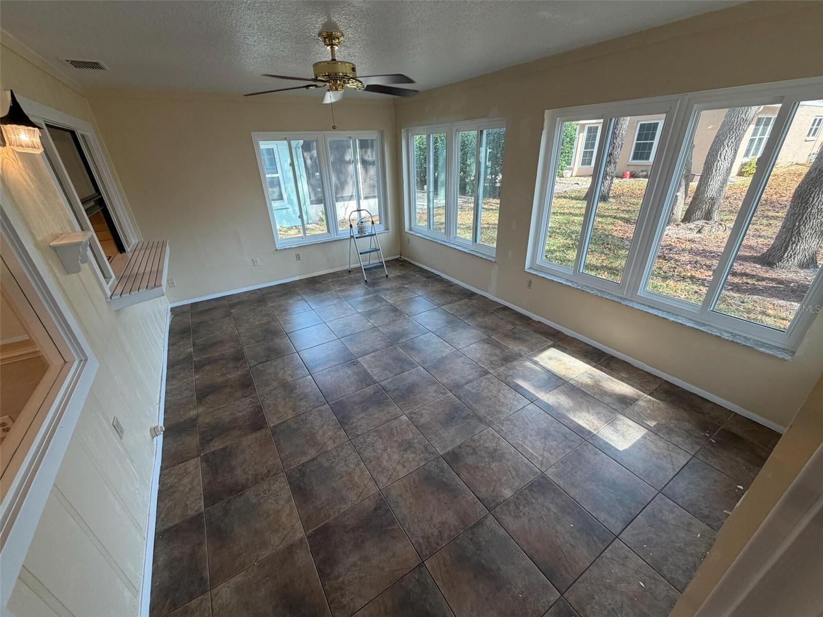 Listing photo id 15 for 6408 Pine Meadows Drive