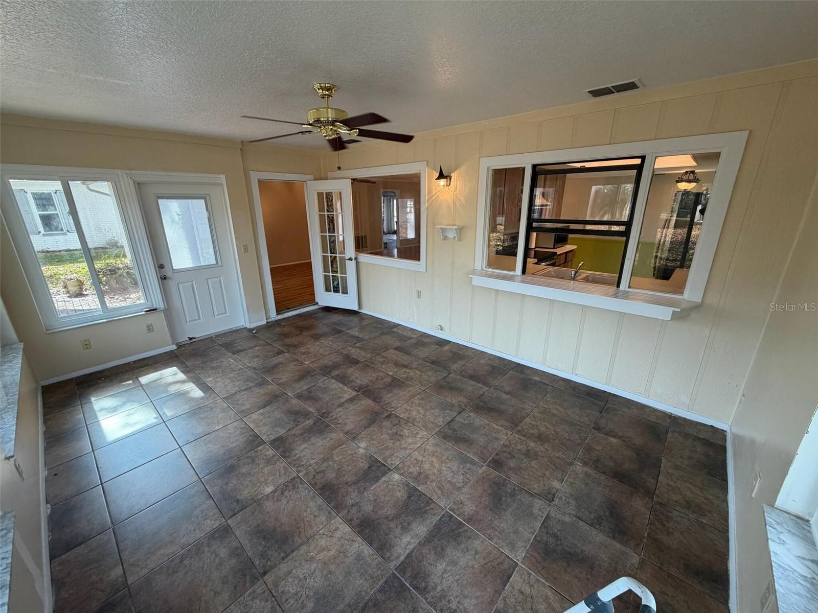 Listing photo id 16 for 6408 Pine Meadows Drive