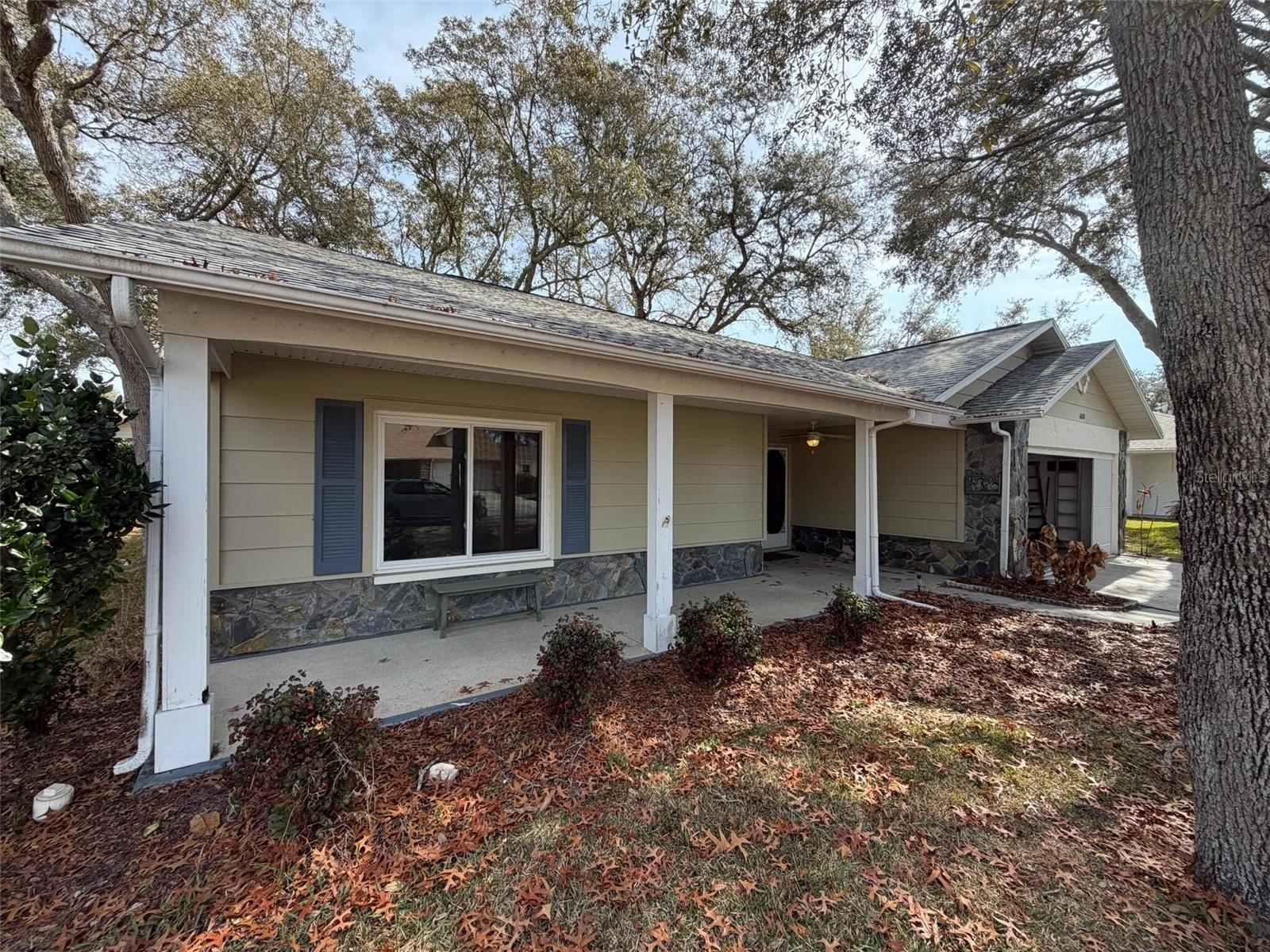 Listing photo id 0 for 6408 Pine Meadows Drive