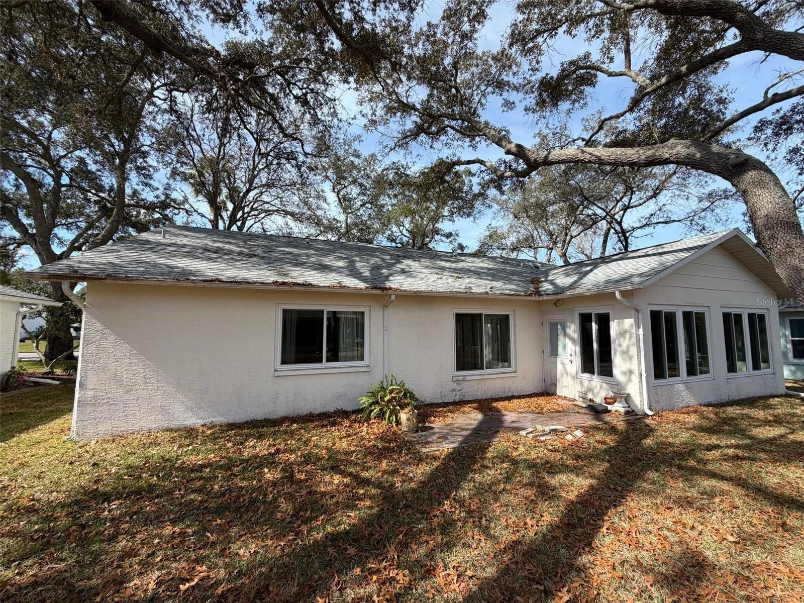 Listing photo id 3 for 6408 Pine Meadows Drive