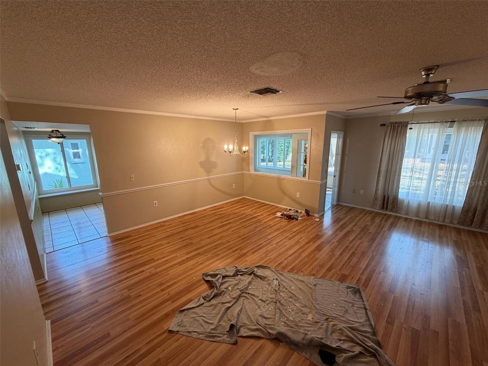 Listing photo id 4 for 6408 Pine Meadows Drive