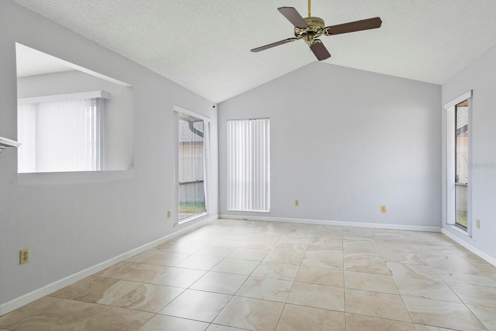 Image 10 of 26 For 10827 Venice Circle