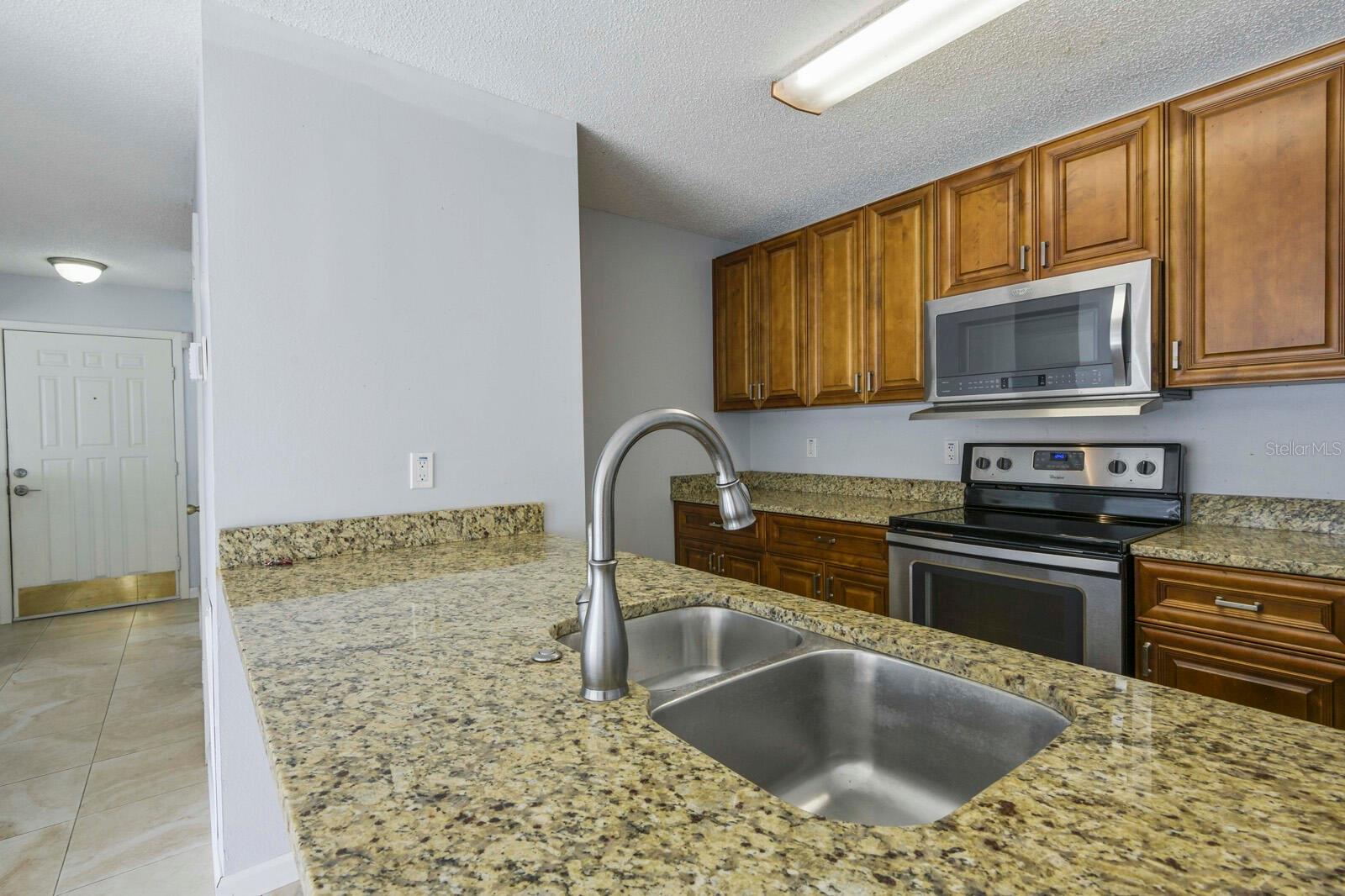 Image 14 of 26 For 10827 Venice Circle