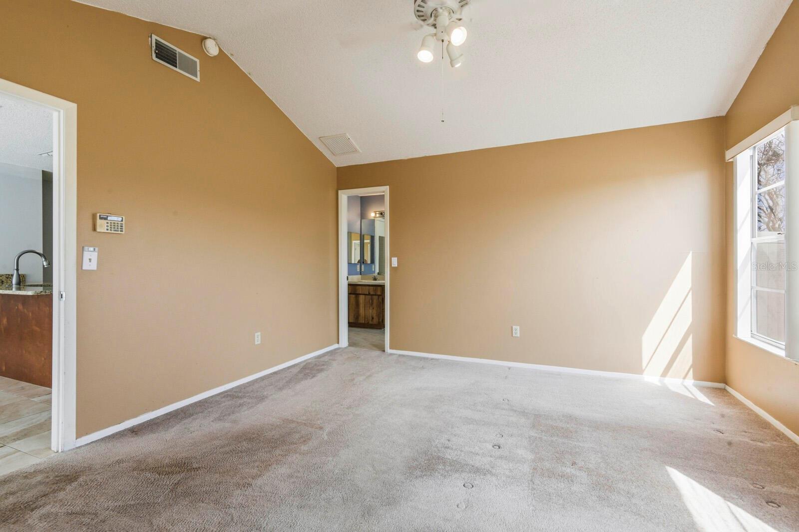 Image 17 of 26 For 10827 Venice Circle